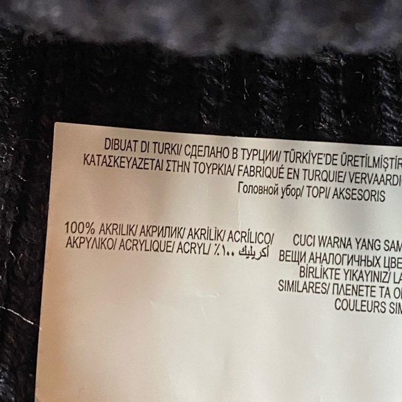 Marks & Spencer acrylic navy blue hat. One size. NWT. - Picture 6 of 7